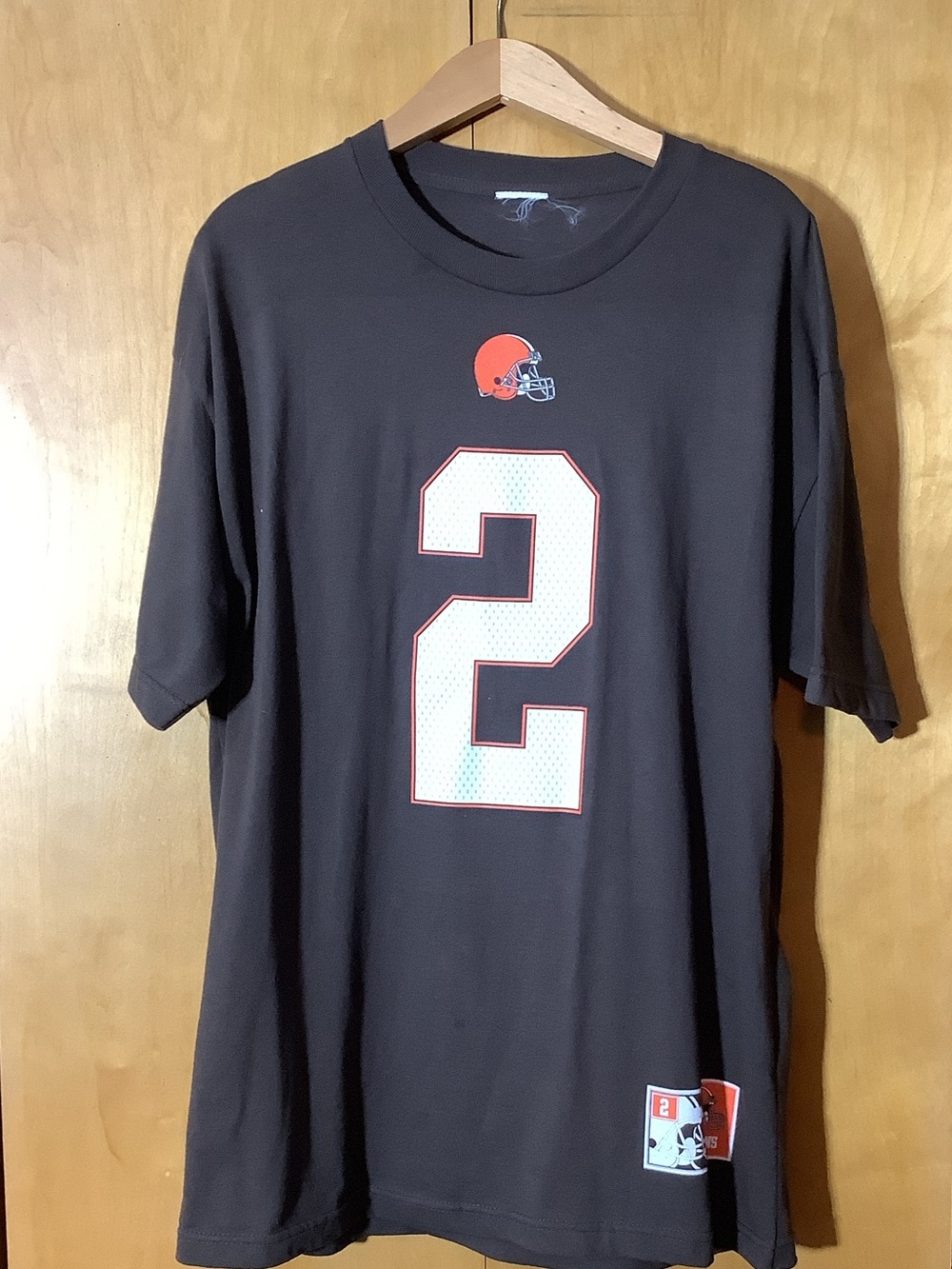 Cleveland Browns Johnny Manziel #2 brown tee, size XL